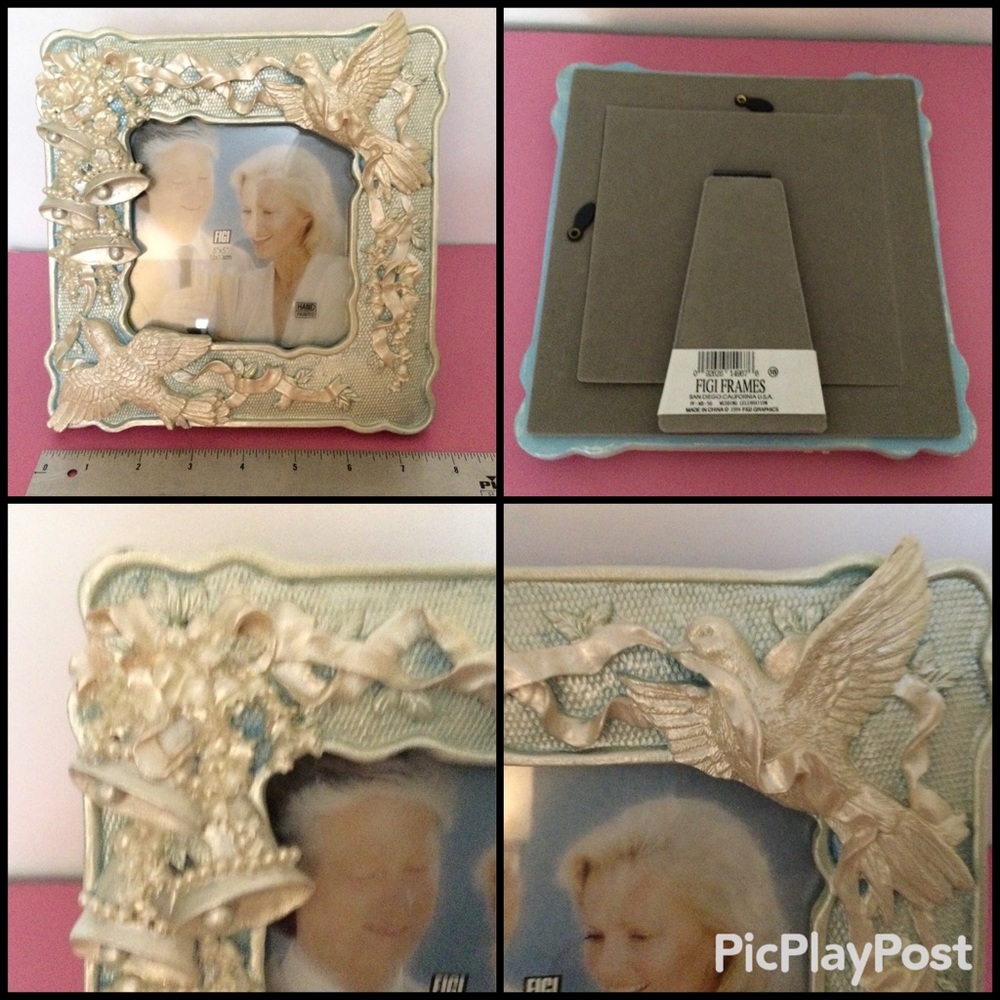 ⏰⏰LAST CHANCE⏰⏰ 
Figi 5X5 picture frame. White & Blue New